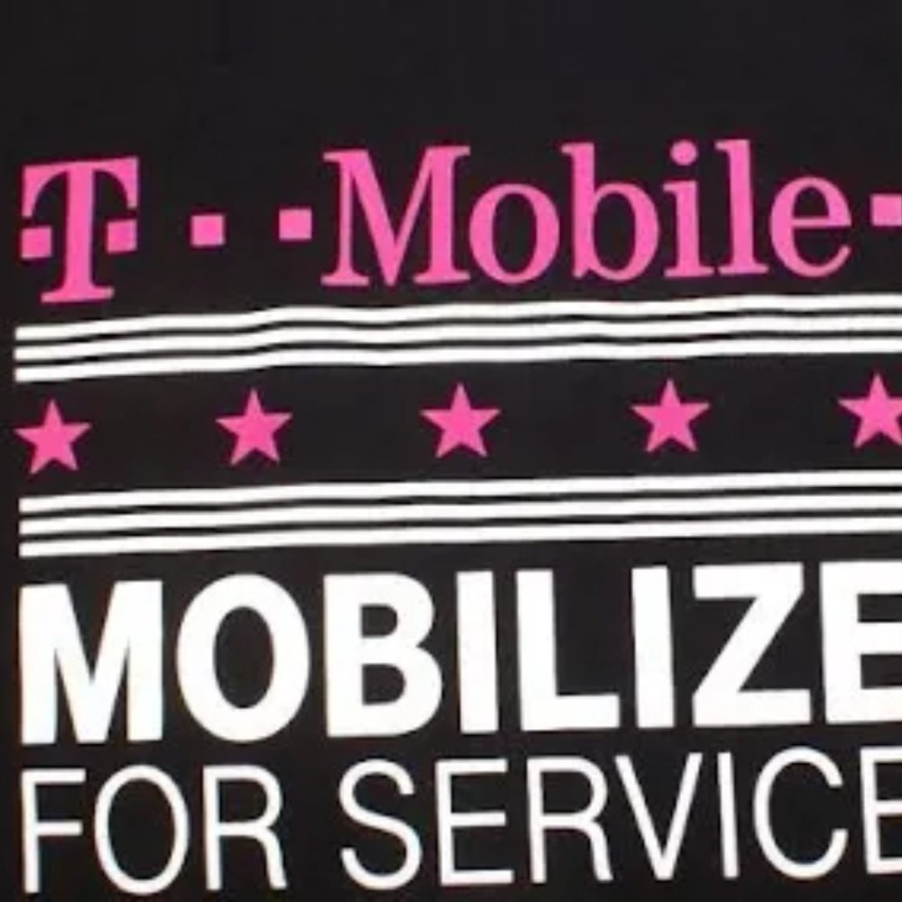 T Mobile uniform work shirt "for service" ladies' M new in plastic Tee Shirt